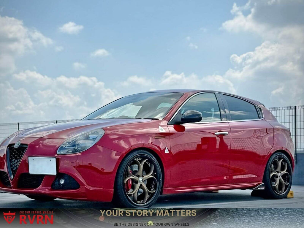 2013 Alfa Romeo with 18-Inch Custom Wheels RV-DS016