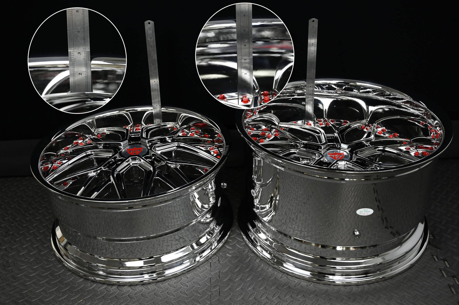 Close-up of the mirror chrome finish on custom forged RV-T081 wheels