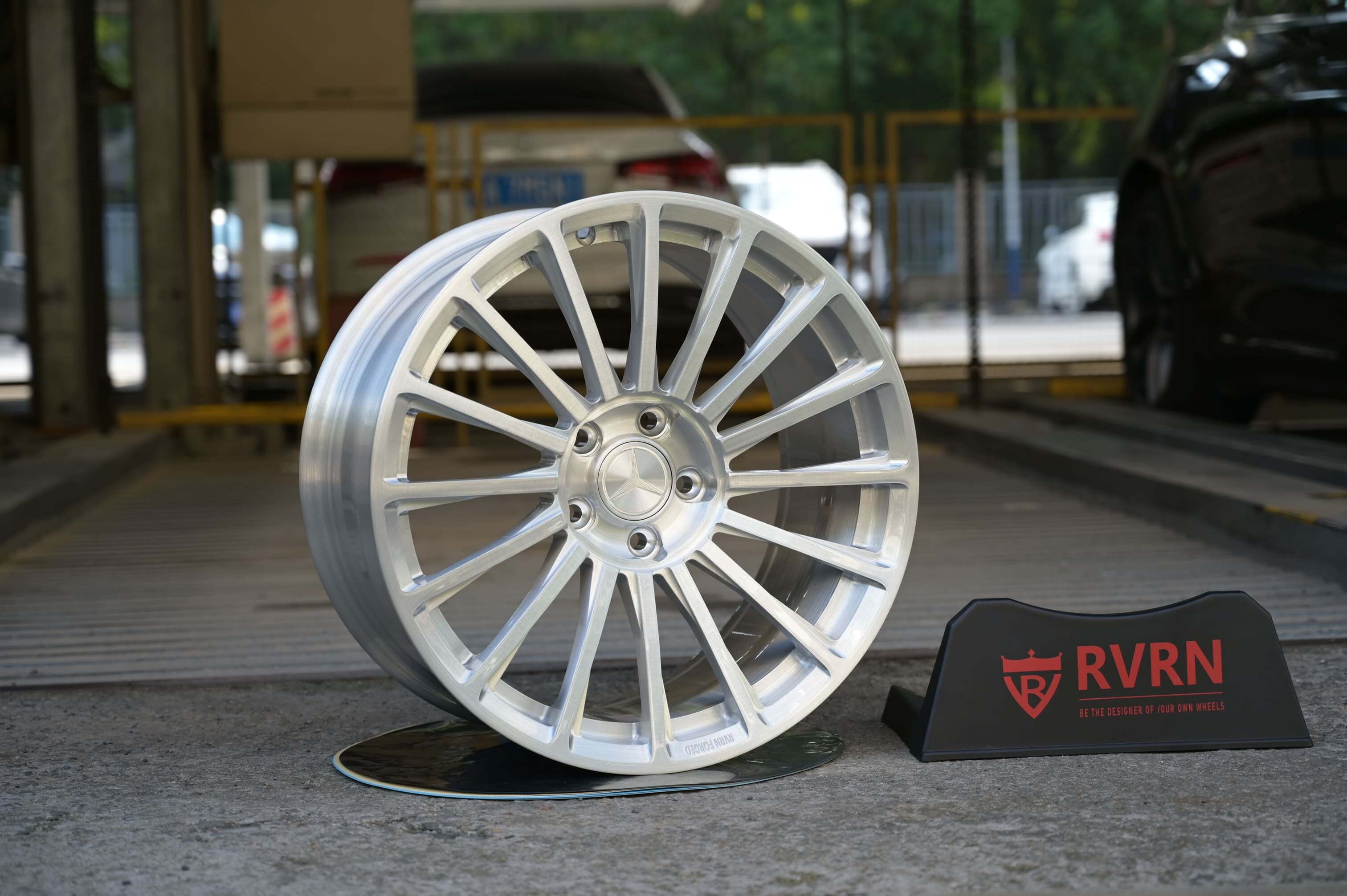 SL500 custom wheels side profile – RV-MM1812 by RVRN Wheels