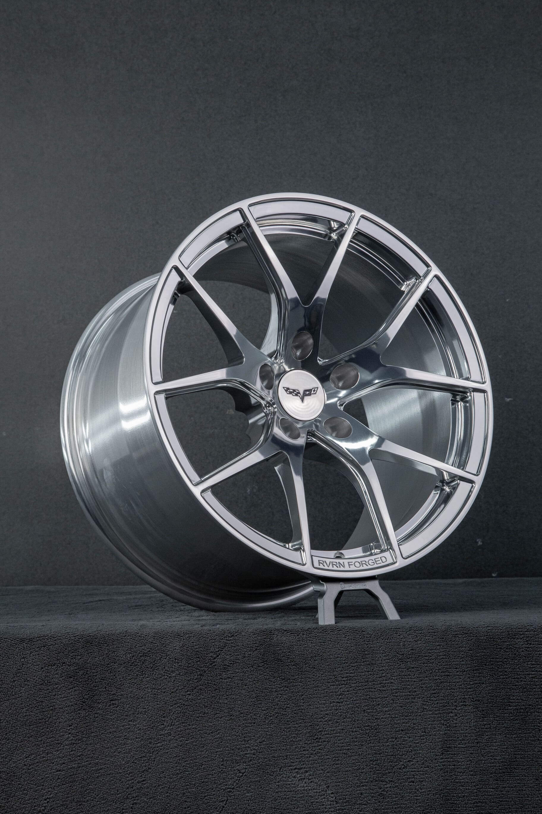 Front angled view of RV-MC24 polished aluminum forged wheels on a 2007 C5 Corvette Z06.