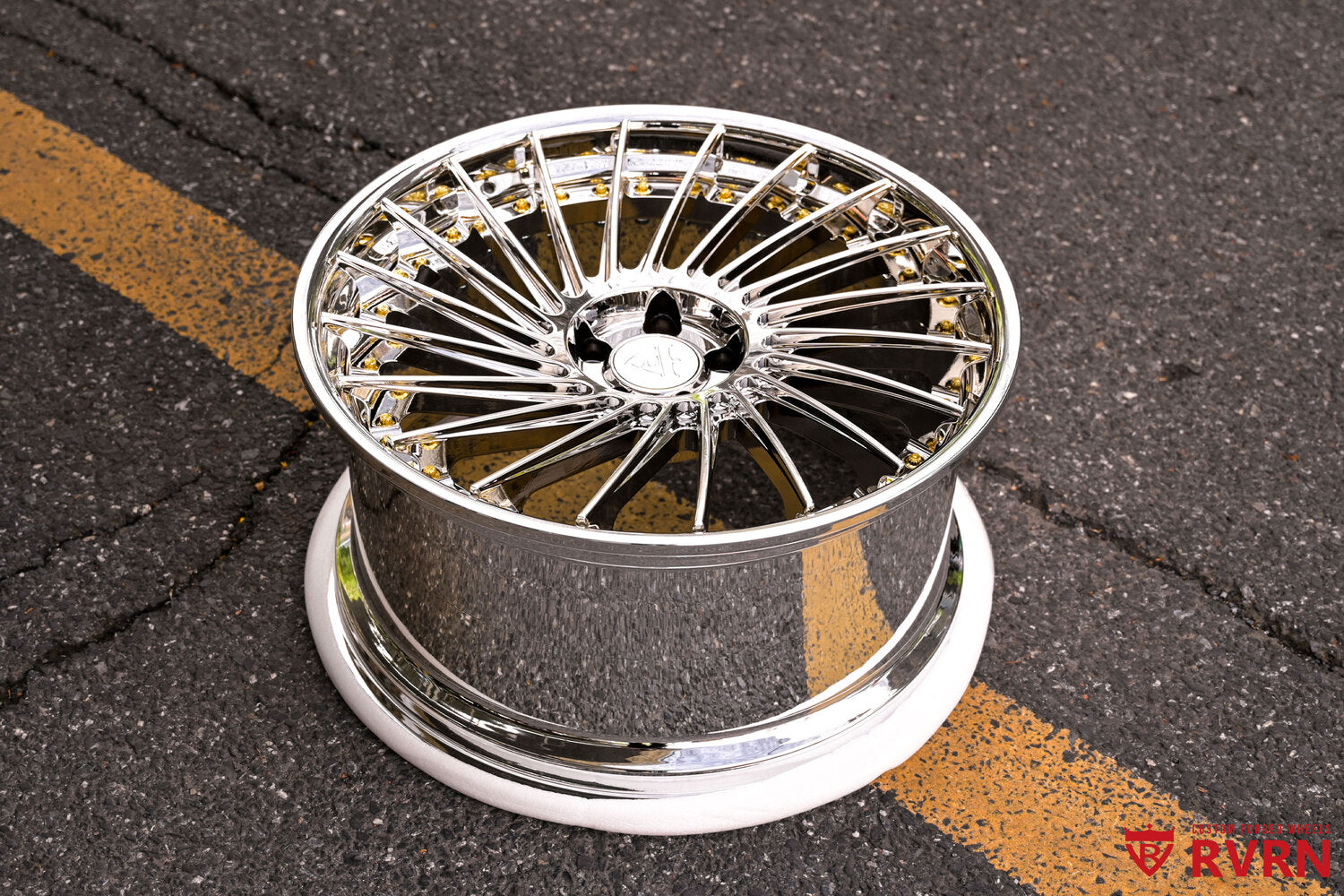 2007 Mercedes Benz CL600 with RV-DN01 custom deep dish chrome wheels front view