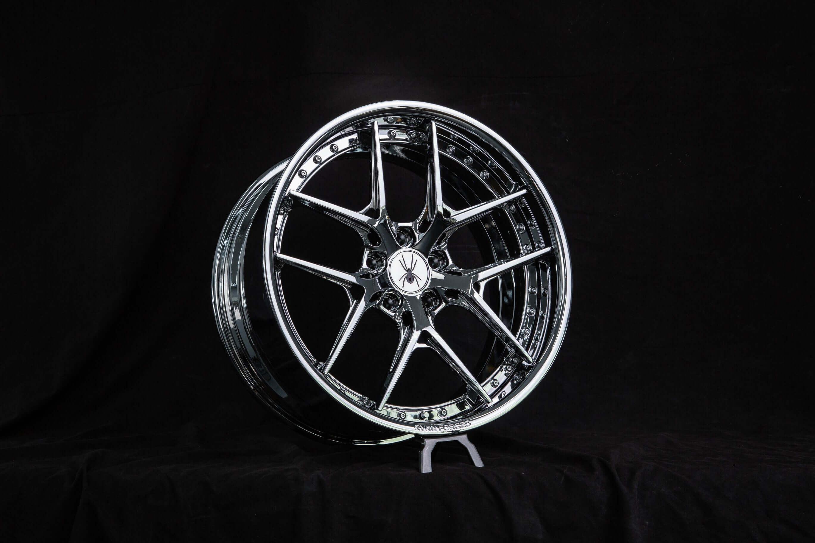 Front three-quarter angle of 2012 Camaro SS with RV-DR08D rims