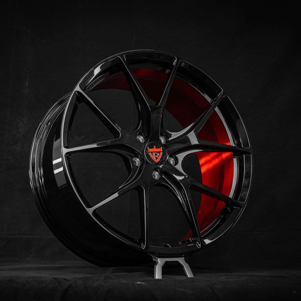 RVRN RV-MR05 one-piece forged red and black rims for ML63 AMG