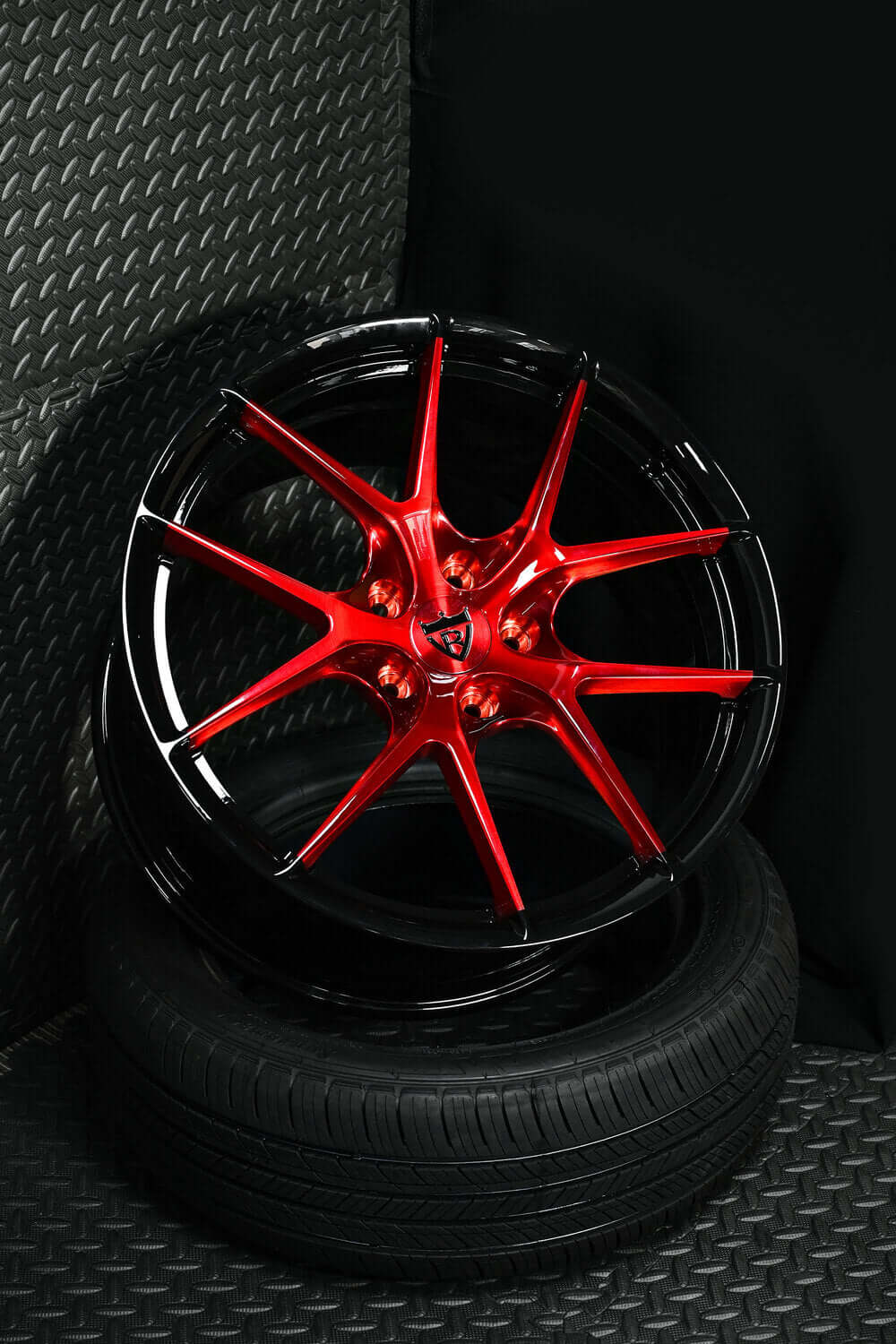 Gloss red spoke with black lip forged RV-MR05 wheel detail.