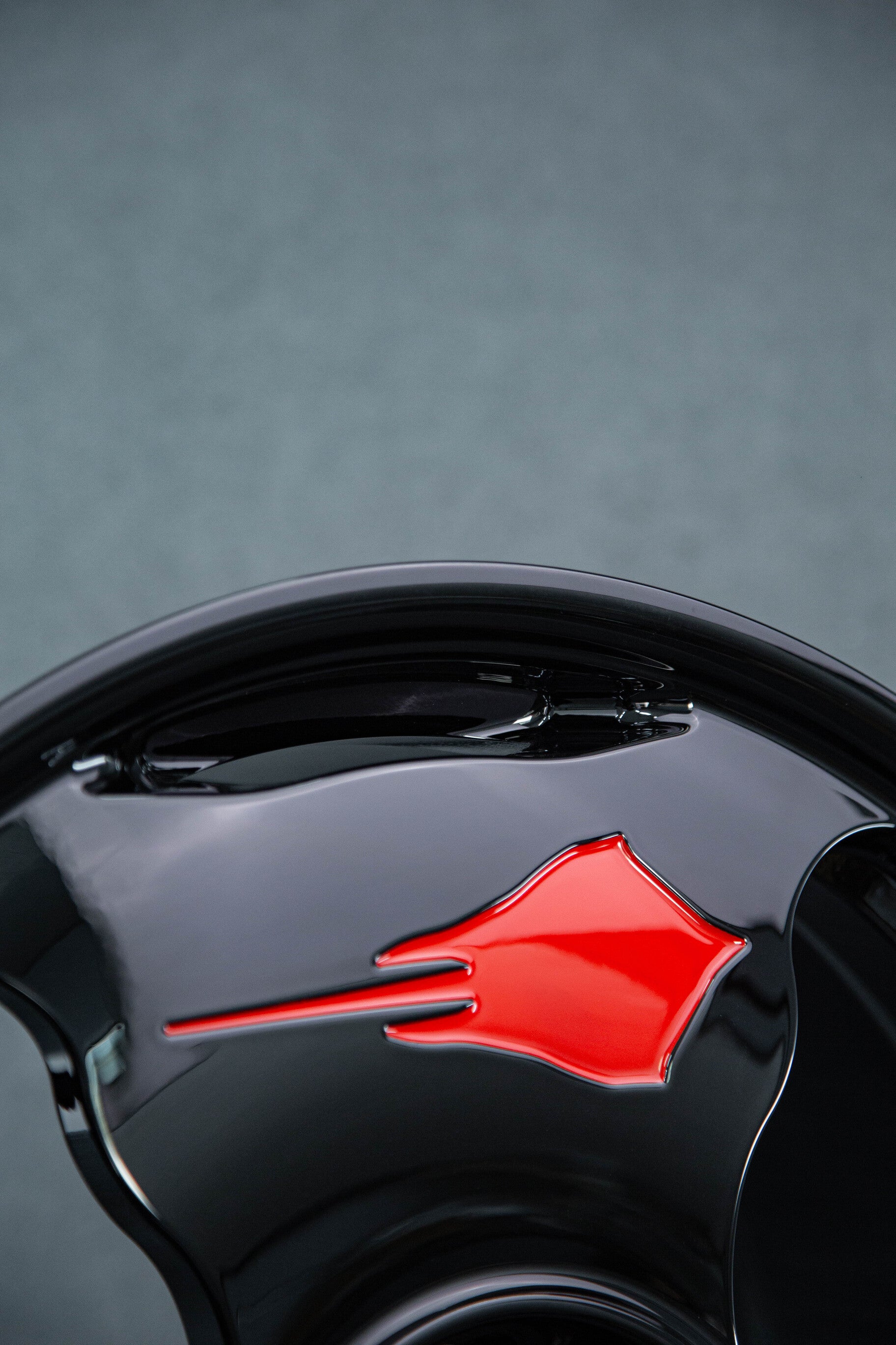 RV-MC20 forged wheel finish with premium gloss and red accent
