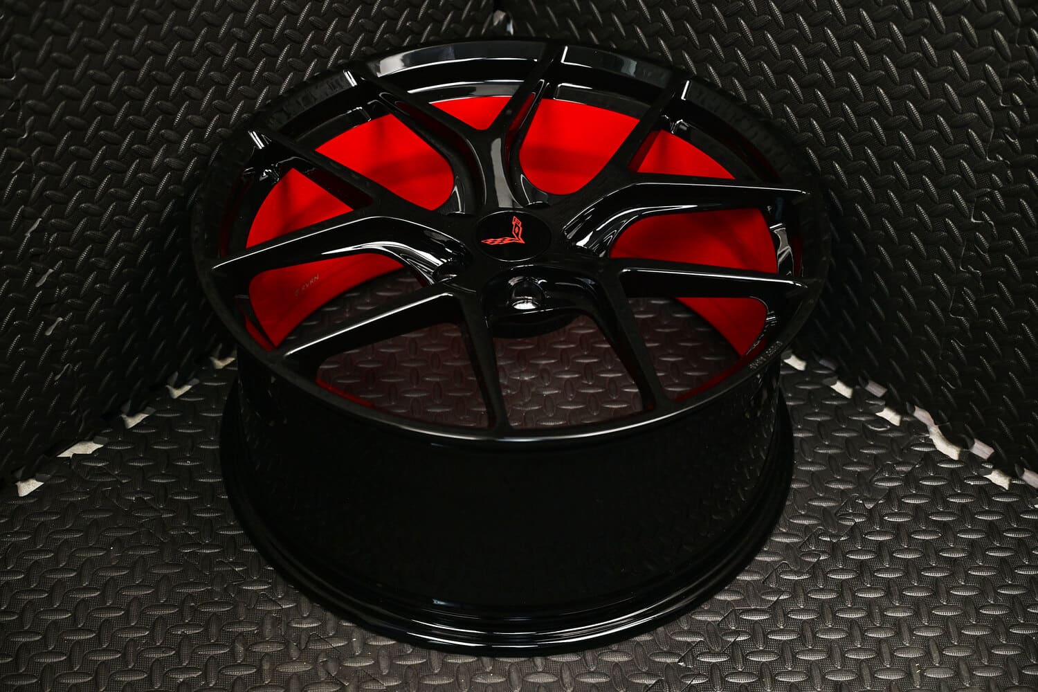 Gloss black forged wheel with red trim for Corvette C7 Z51 – side profile