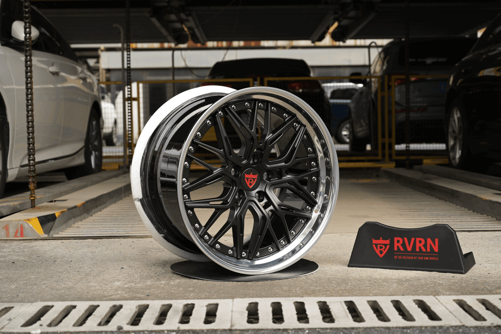 Polished aluminum lip with gloss black barrel on 2015 Camaro SS wheels