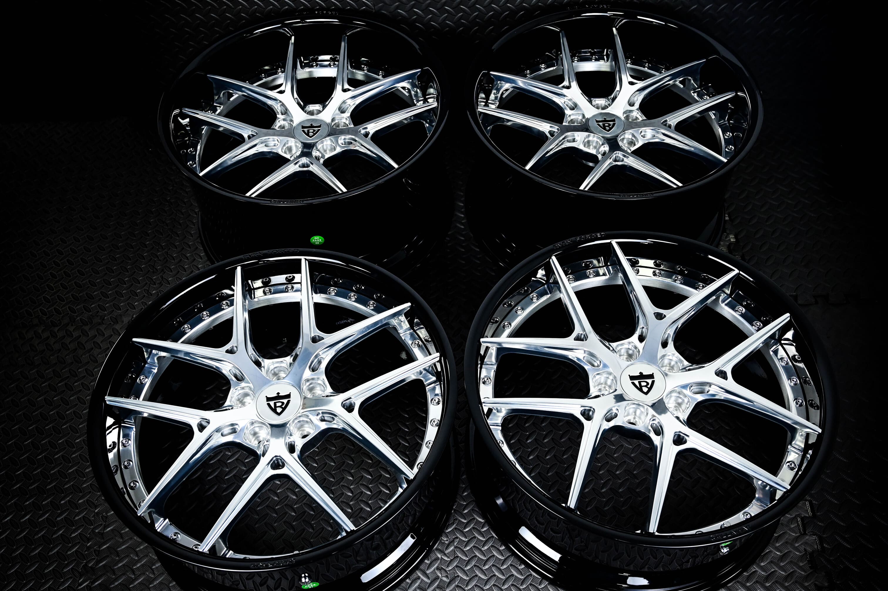 Side detail of RV-DR08D 2-piece forged custom wheel