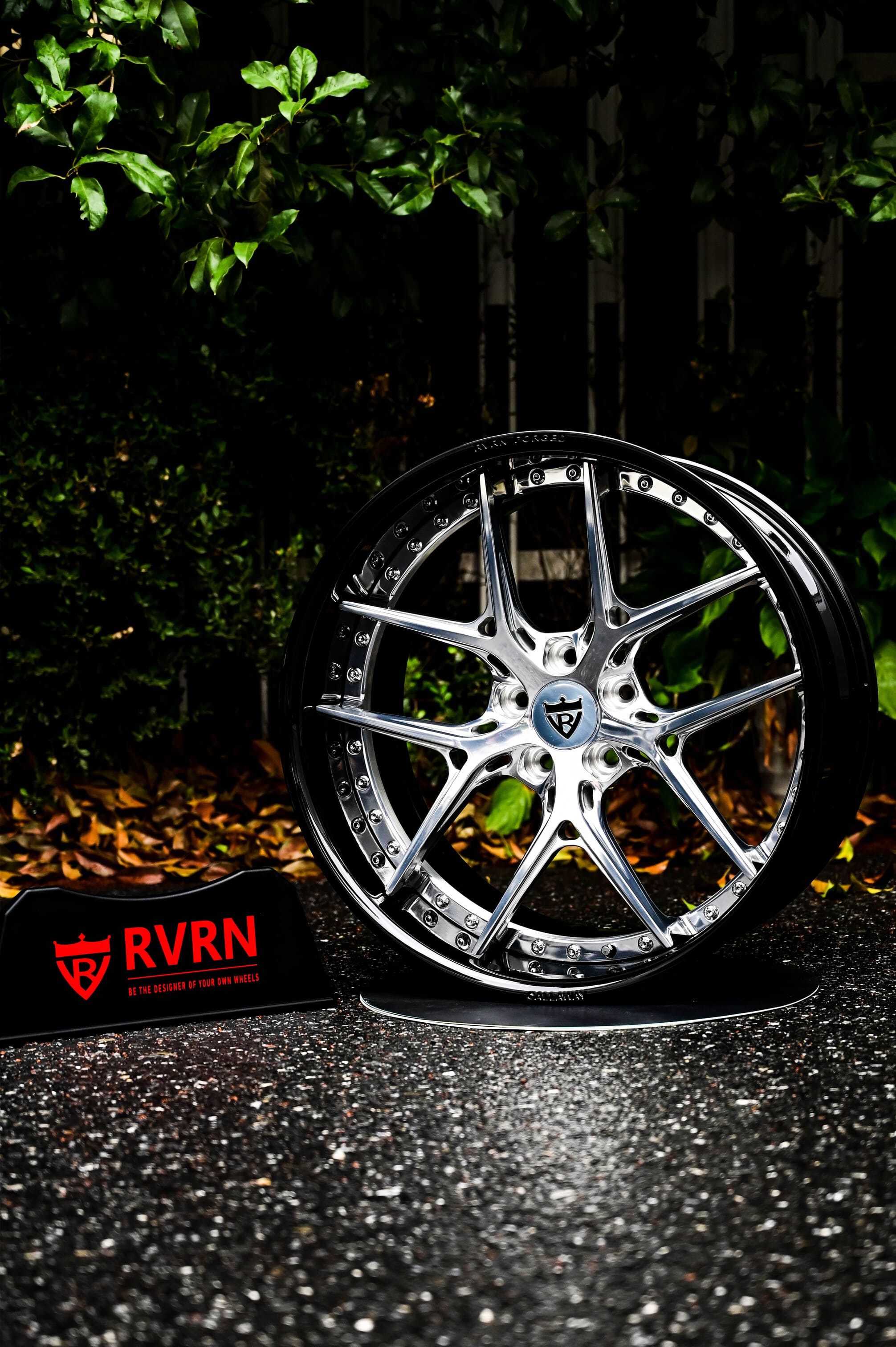 Spoke detail of RV-DR08D forged wheel from angle view
