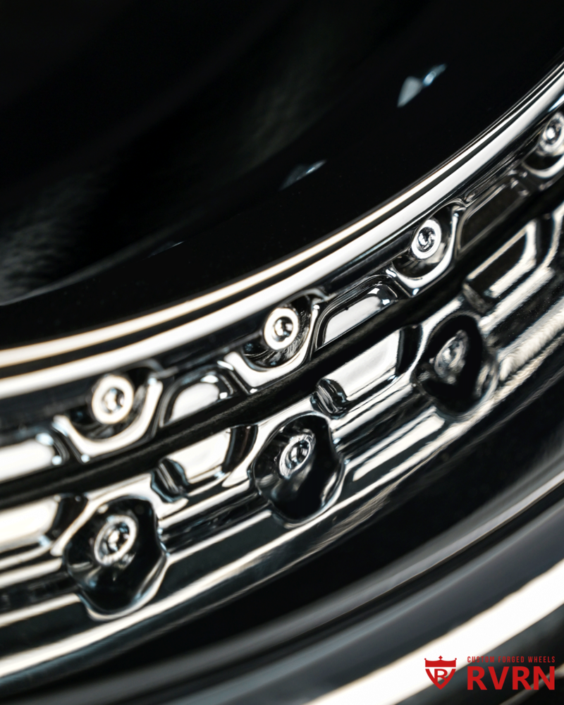 Detailed shot showing the RV-DP03 chrome finish and spoke design