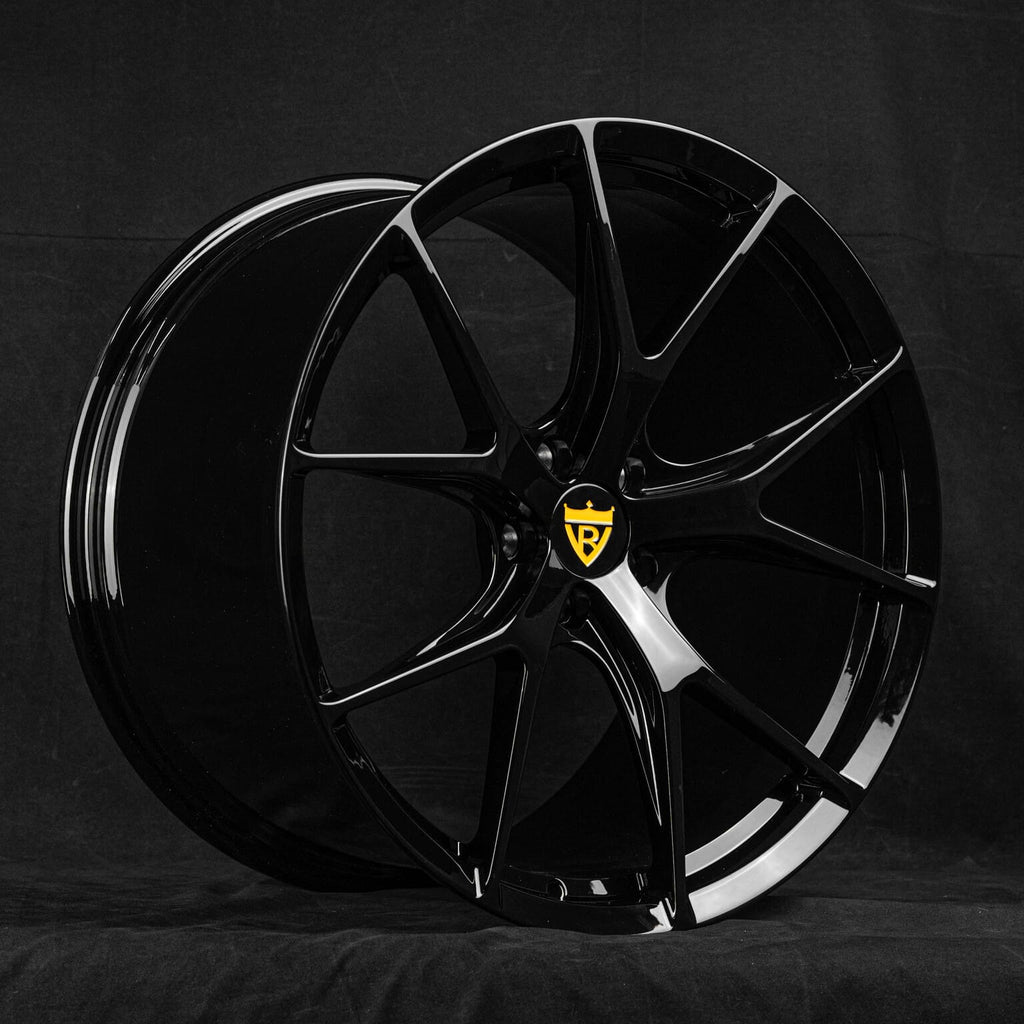 Close-up of RV-MF11 forged wheel spoke design