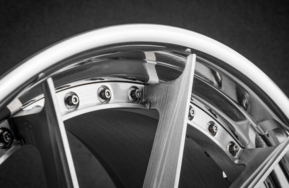 Concave deep-dish barrel polished on RV-DB082 wheel for Corvette C8.