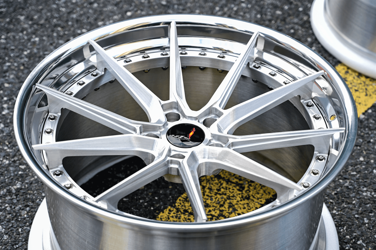 Close-up of RV-DB082 brushed spoke with polished lip for Corvette C8 Z51.