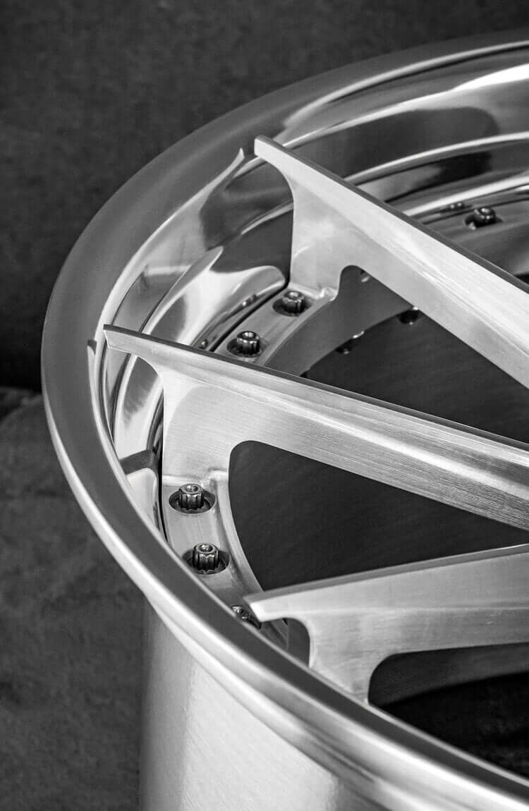 Front corner angle of 2020 Corvette C8 with RV-DB082 forged aftermarket wheels.