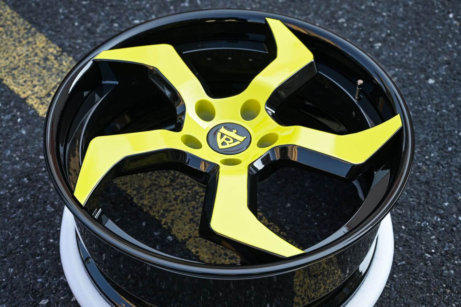 Corvette C8 custom wheels – two-piece forged yellow & black design.