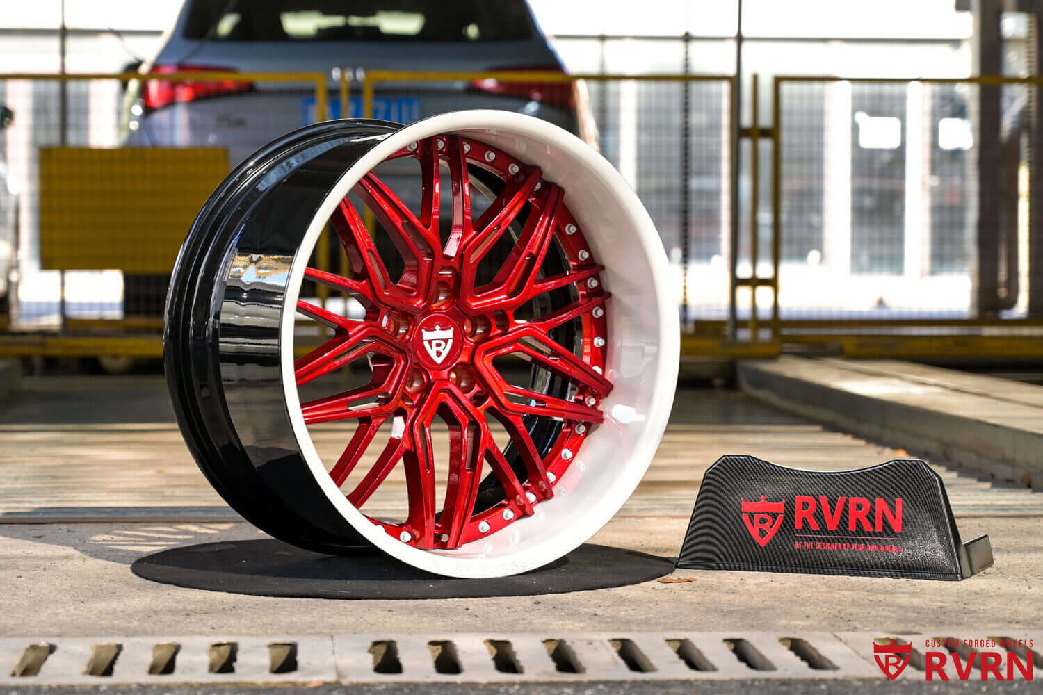 Pearl White lip detail of RV-T081 20x11 deep dish rims for Dodge Challenger custom wheels