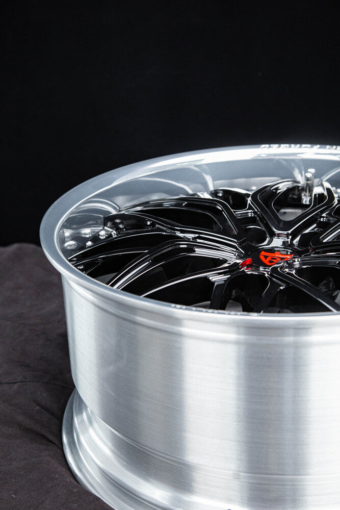Precision-cut spoke design on RV-T081 wheels for Taycan GTS