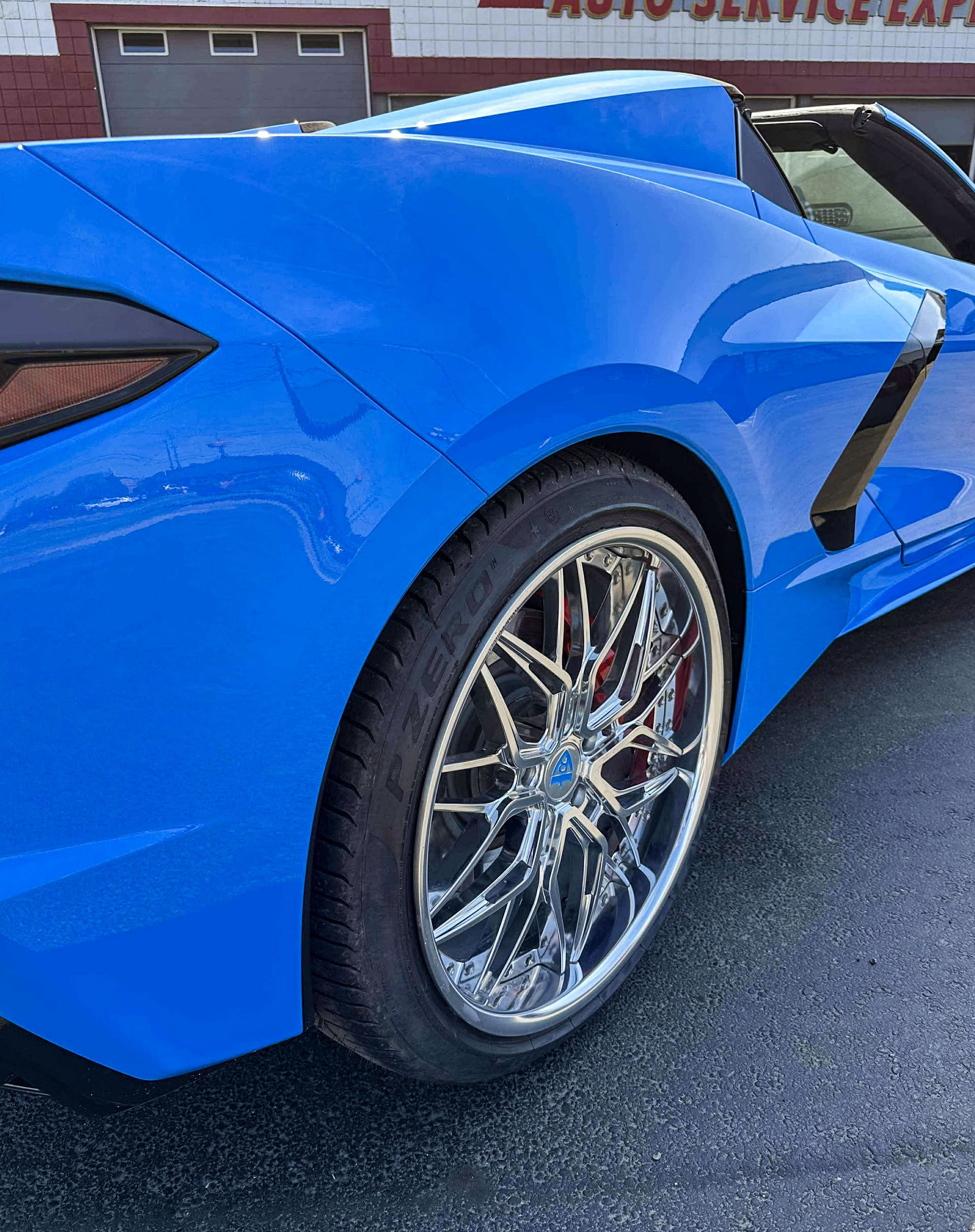 Glossy barrel with custom forged RV-T081 wheel for Corvette C8