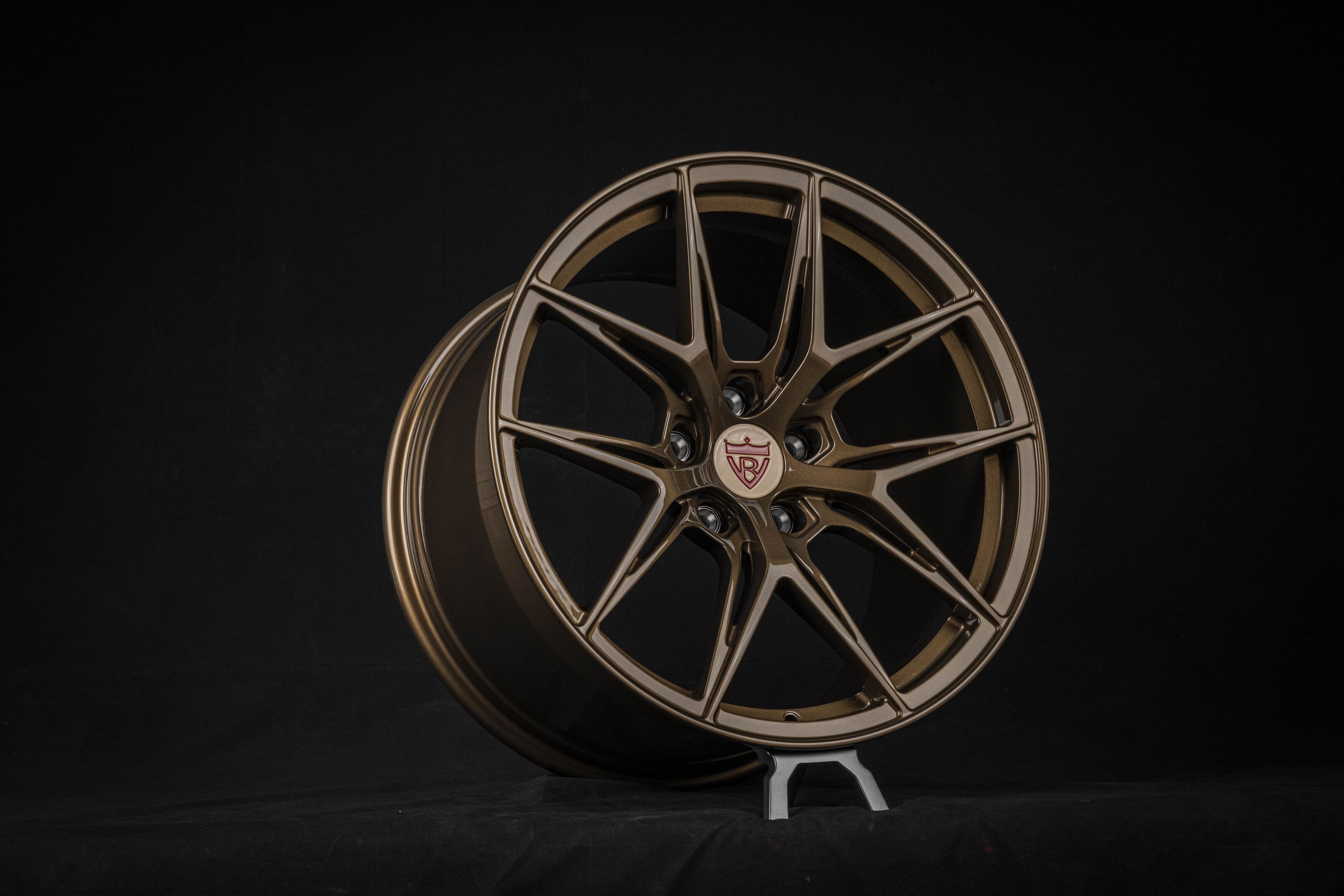 One-piece shiny bronze forged wheels RV-MH051 fitted on Camaro SS