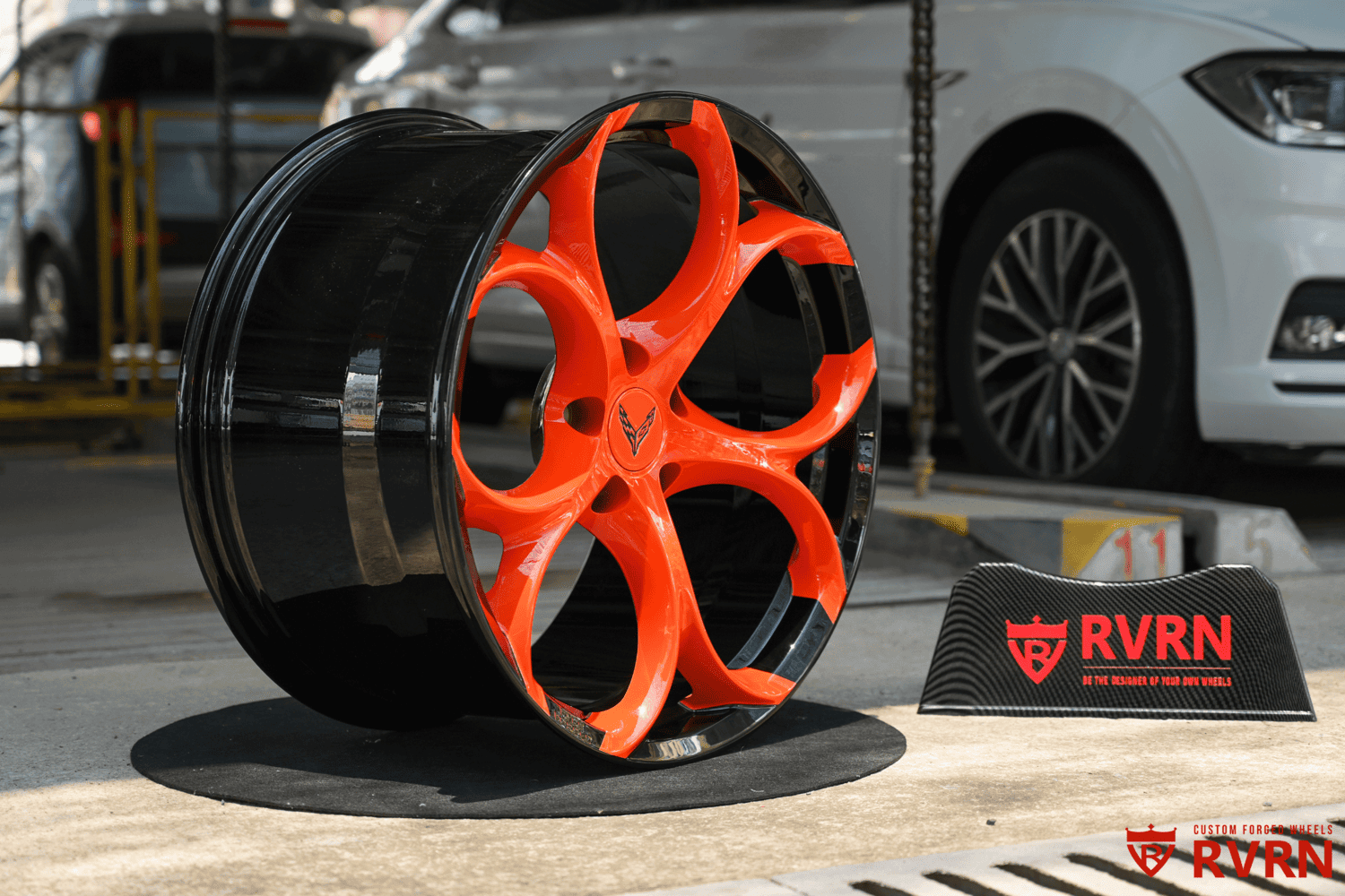 Rear view detail of RV-MS016 custom wheels fitted on Corvette C8 Z51