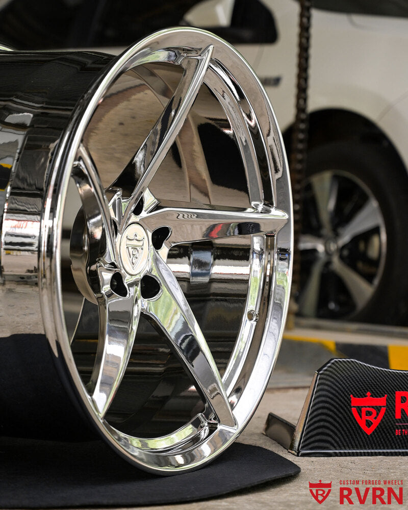 2024 Corvette Z06 chrome 5 spoke forged wheels details