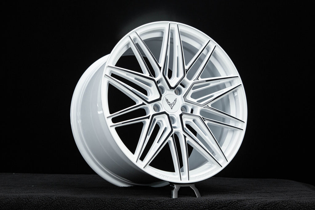 Gloss black trim detail on pearl white RV-MS808 Corvette wheels