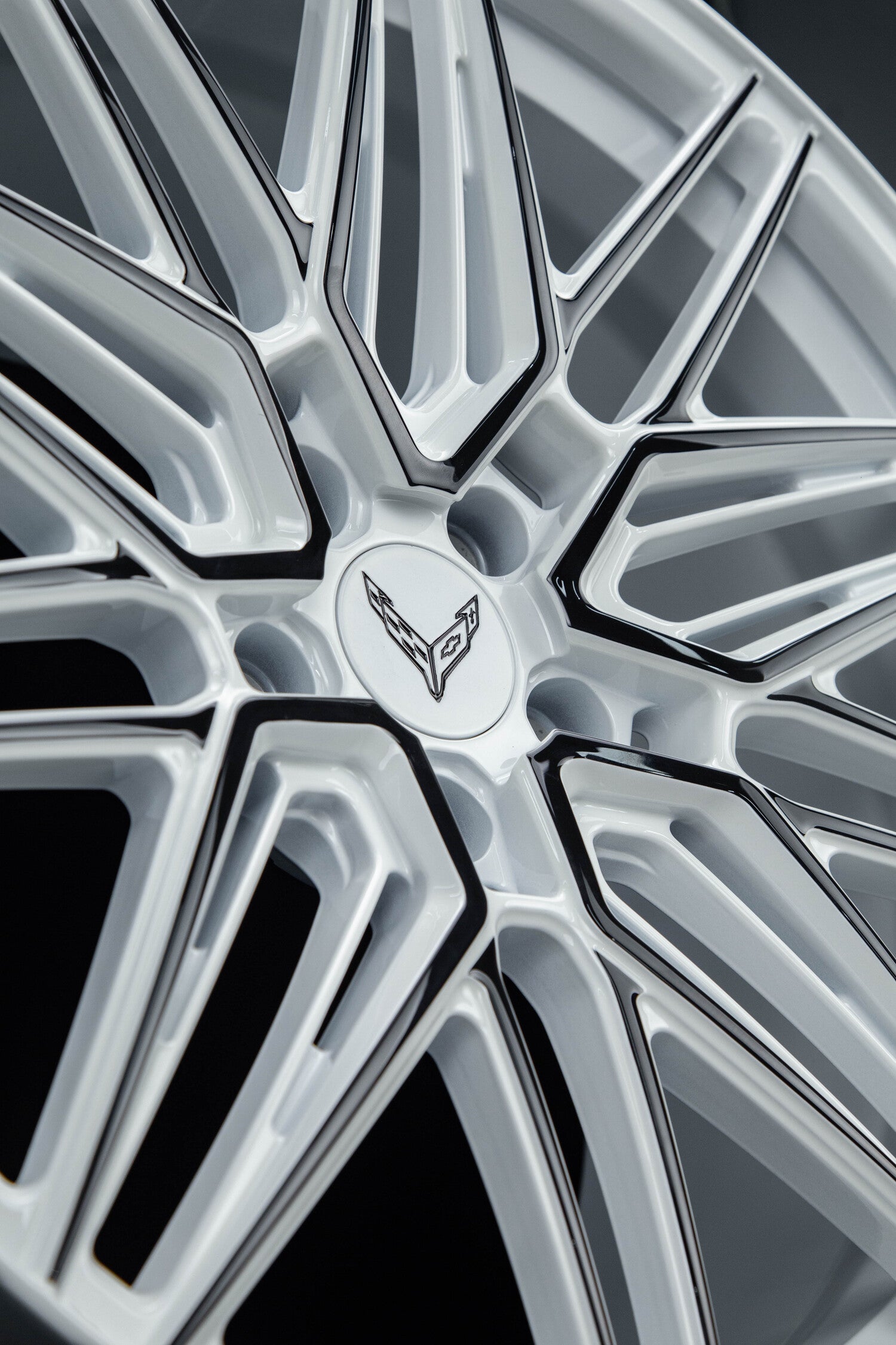 2024 Corvette C8 Stingray RV-MS808 forged wheels in pearl white and gloss black