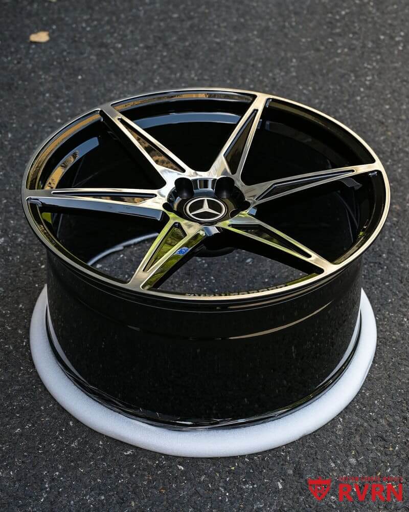Close-up of RV-MC19 polished forged wheel concave design