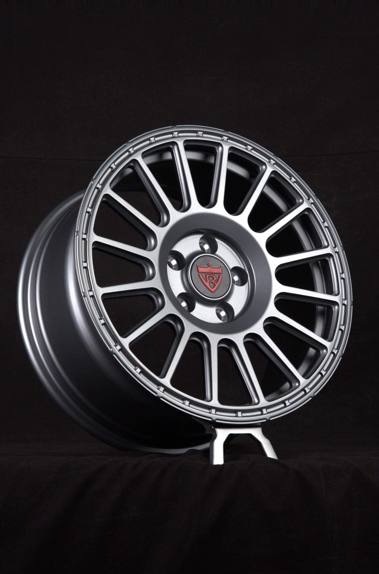 Detail of matte gunmetal barrel finish on RVRN wheel