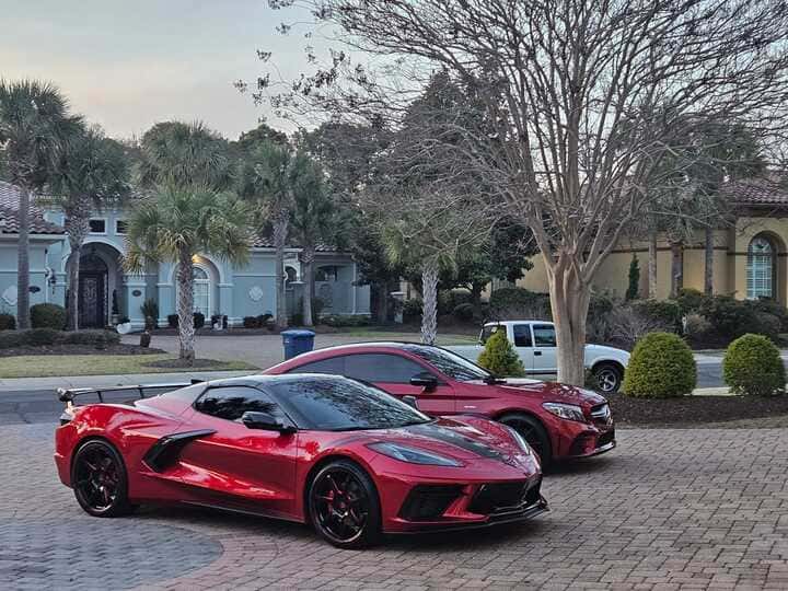 RVRN RV-MH092 – aggressive black & red Corvette forged wheels.