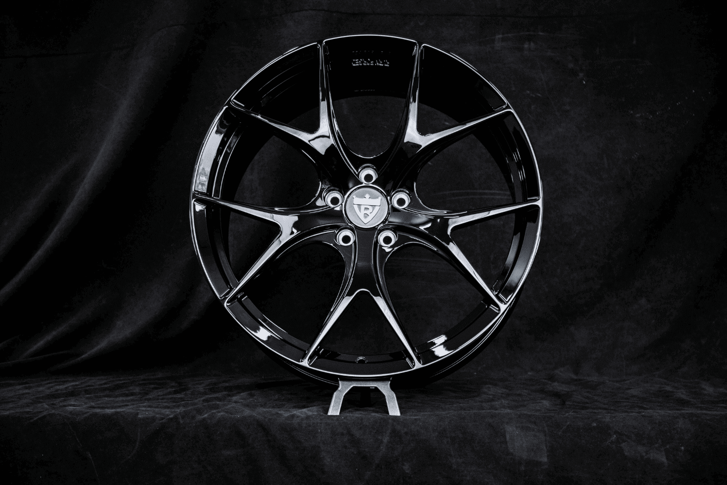 Custom 20 inch Mercedes-Benz black wheel RV-MR05 front view