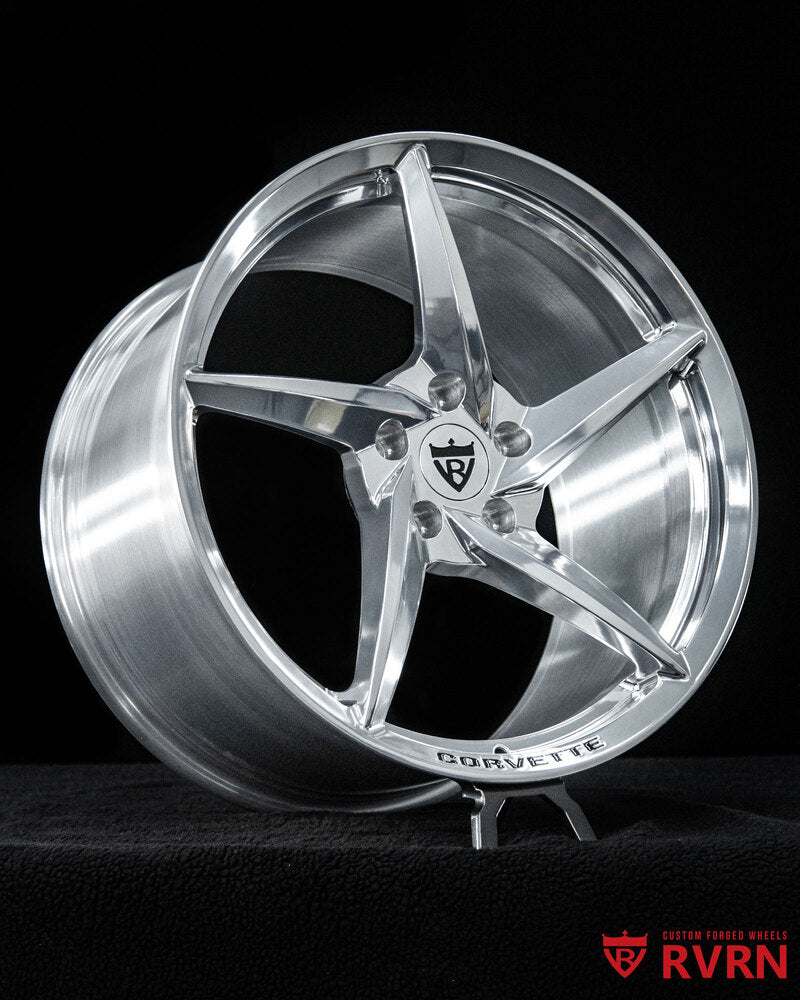 Polished barrel detail of RVRN RV-MC35 forged wheels