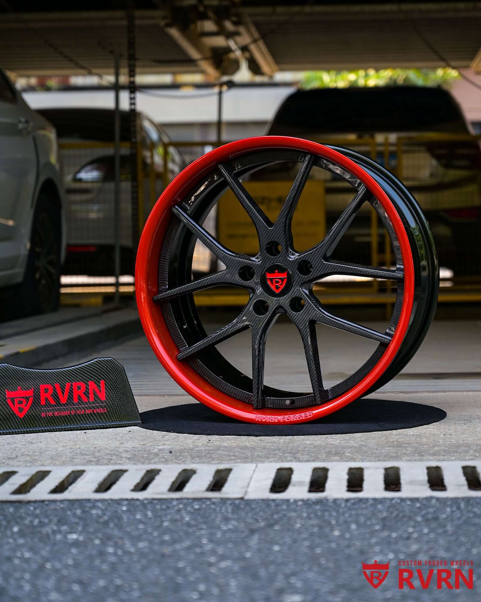 RVRN 21x9 forged wheel with red lip and black barrel for 2023 Aston Martin V8 Vantage