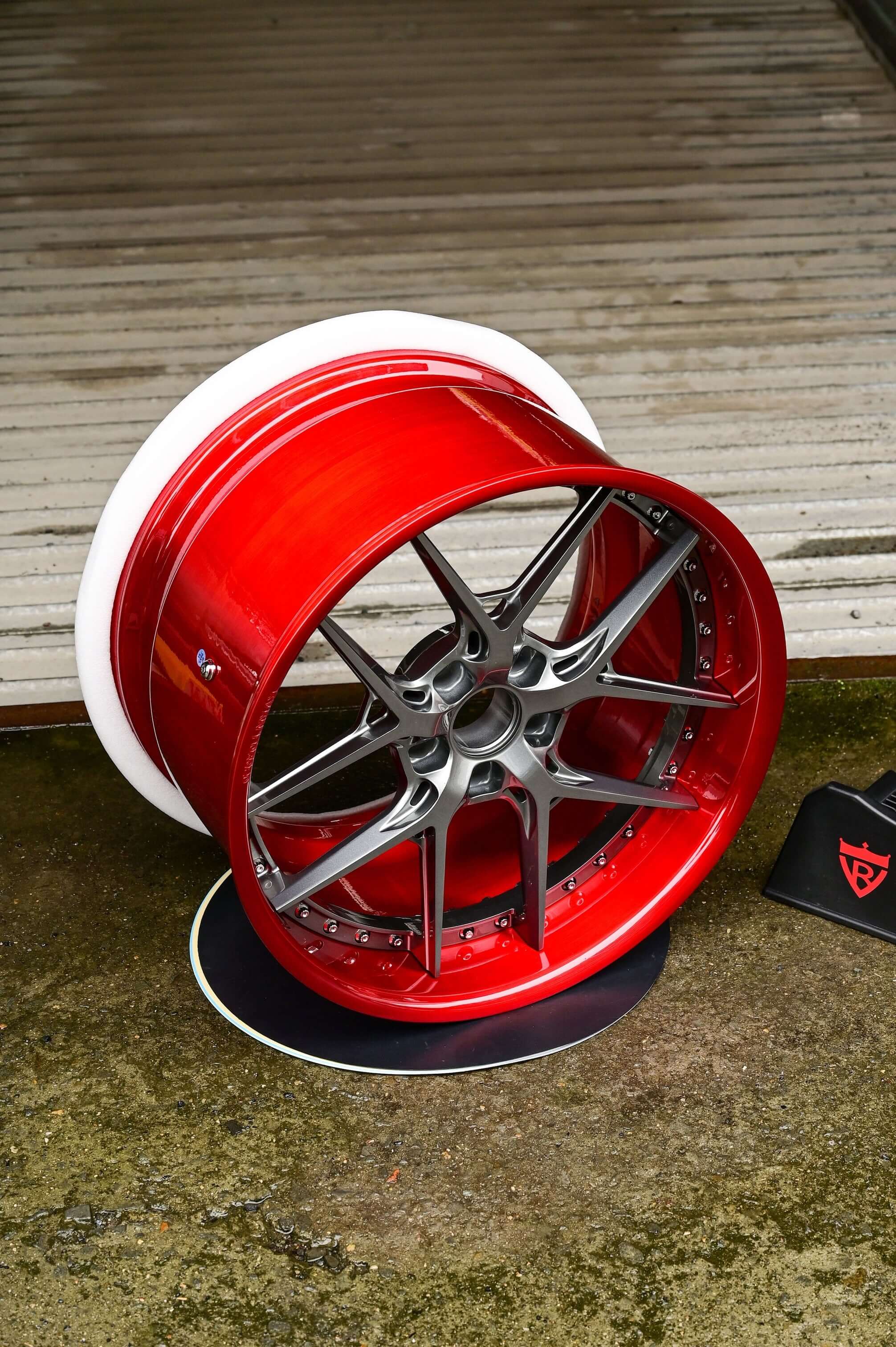 C5 Corvette deep dish wheels in motion – enhanced handling and traction