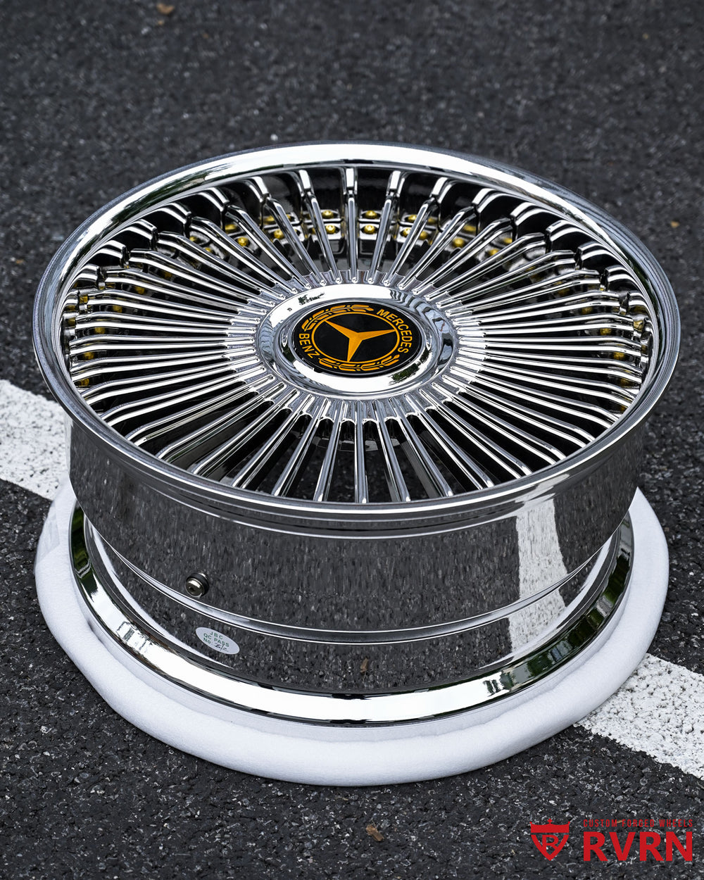 2-piece forged wheel RV-DM05 chrome barrel detail