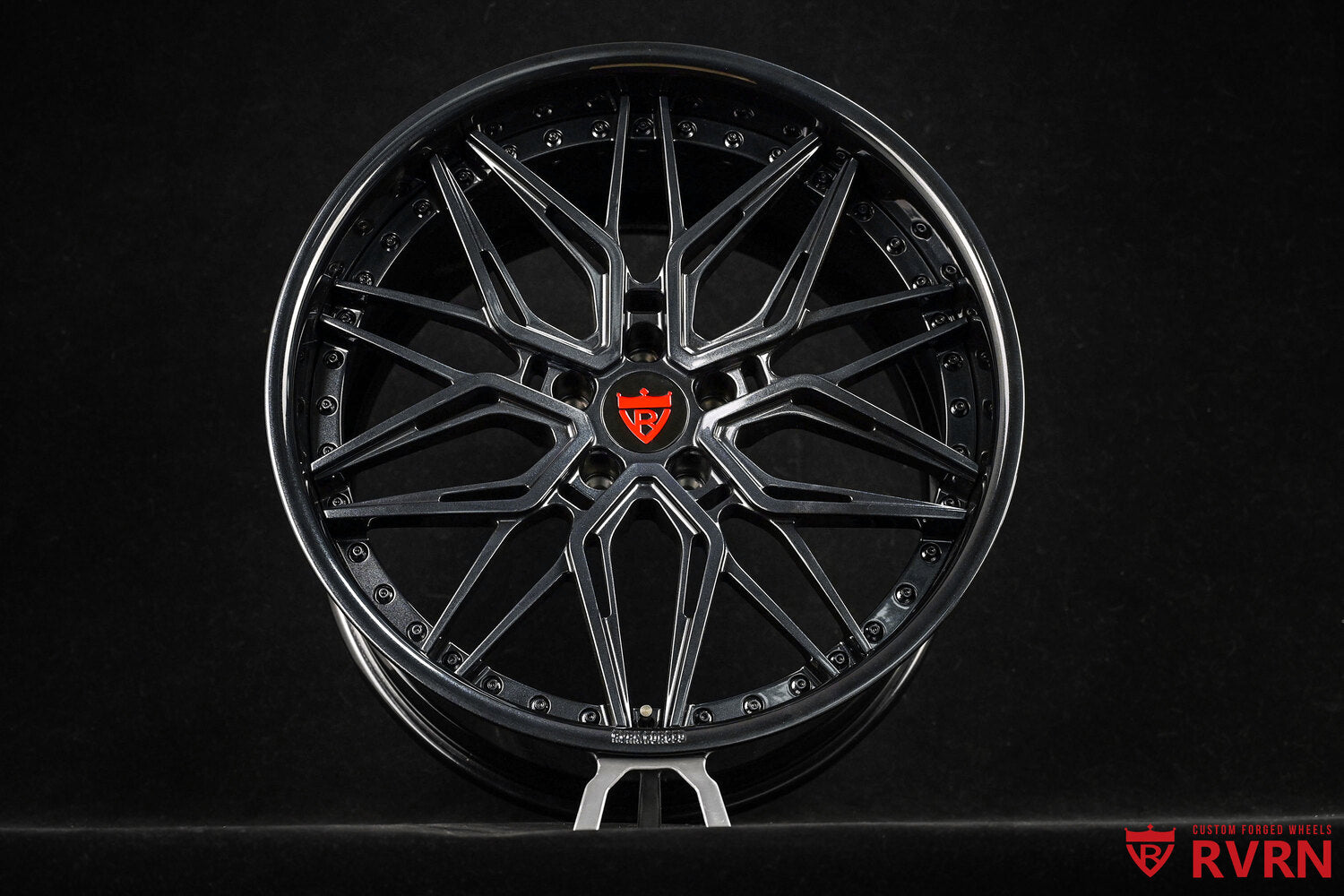 Gloss Black barrel detail of RVRN RV-T081 custom forged wheels for Corvette Z51