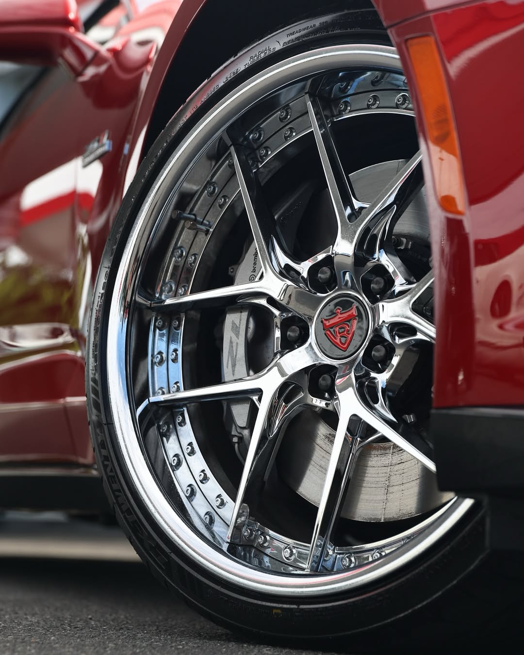 Close-up of custom chrome spokes on 2019 Camaro ZL1 RV-DR08