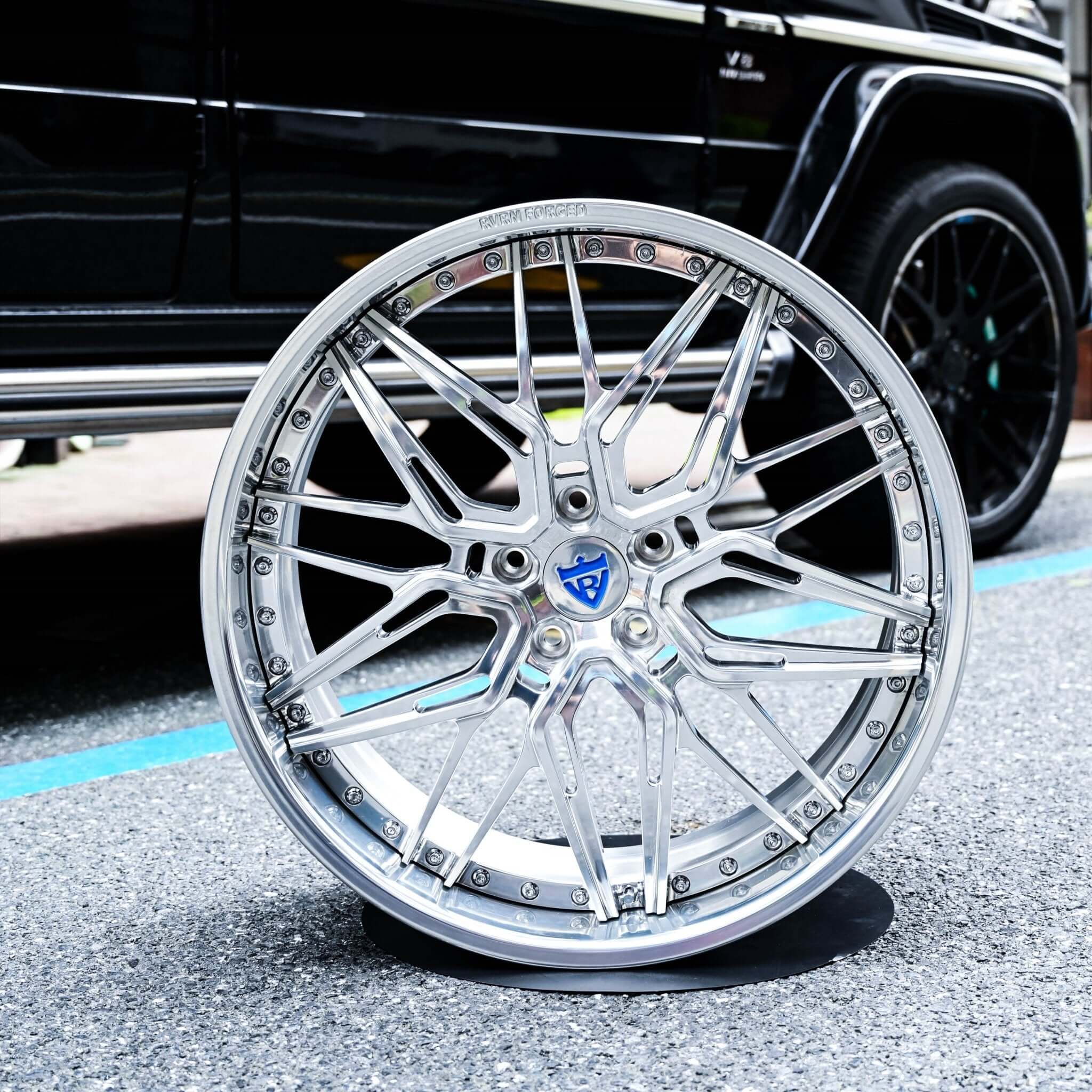 Custom forged Camaro wheel with a shiny chrome finish and intricate spoke design, perfect for 18-inch Camaro rims.