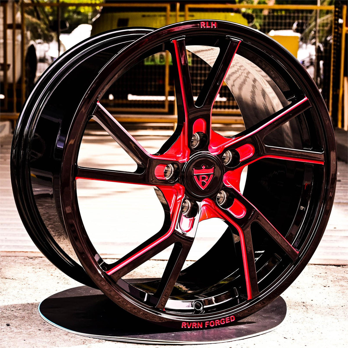2006 Chevrolet Corvette Base on RVRN RV-MR12 forged wheels in Gloss Black and Gloss Red Spoke and Gloss Black Barrel (photo 01)