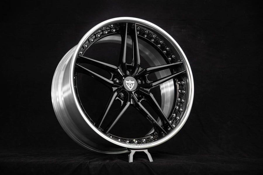 RVRN RV-DP03 two-piece concave forged wheel with a polished aluminum barrel and chrome screws, made for a 2009 Mercedes-Benz CL63 AMG in 21x9 front and 21x10.5 rear.