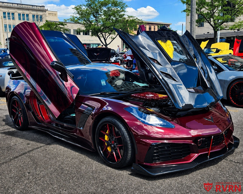 2016 Corvette C7 Z06 on RVRN RV-DR08D 2-piece custom forged wheels with Dragon Blood Red gradient and Gloss Black spokes.