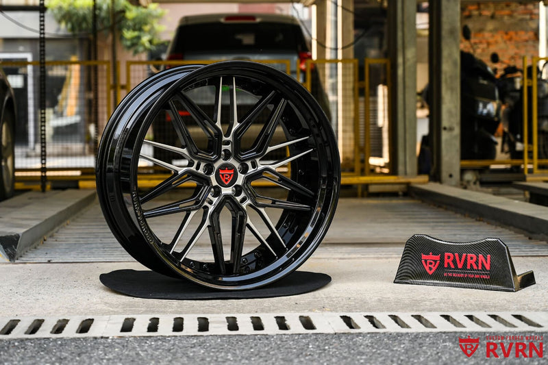 2020 Audi Q8 Custom Deep Dish Black & Custom-made Silver Forged Wheels: RV-T081