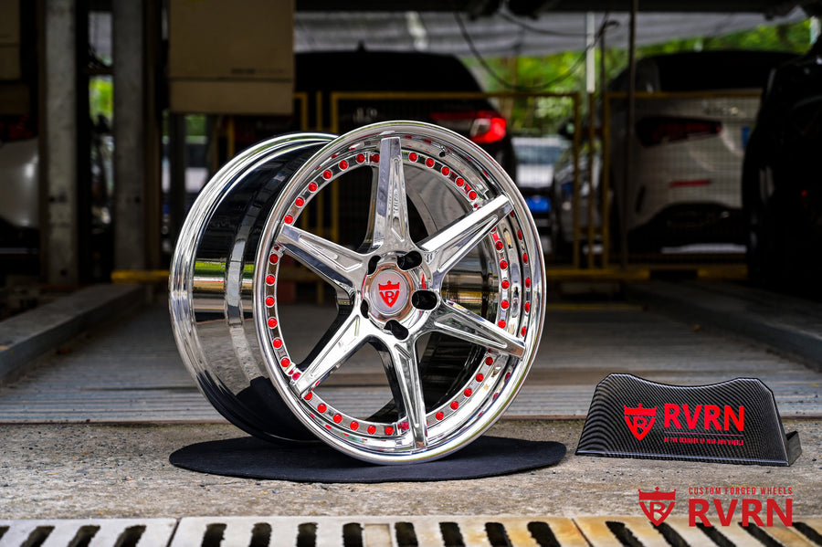 Chrome six-spoke forged wheel with RVRN red screws, RVRN RV-DC19 custom wheels for the 2022 Corvette C8 Stingray