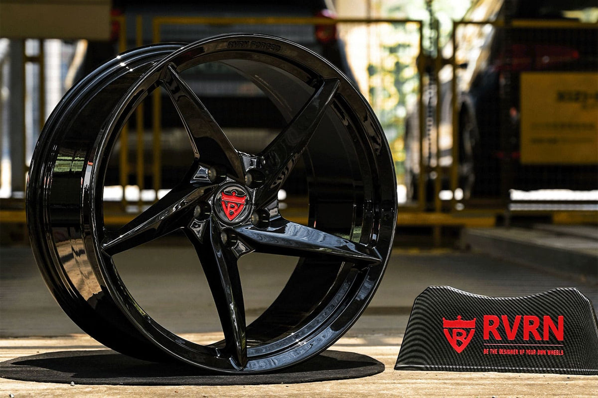 Gloss black RV-MC35 five-spoke concave forged wheel for a 2023 Audi RS5, front three-quarter view