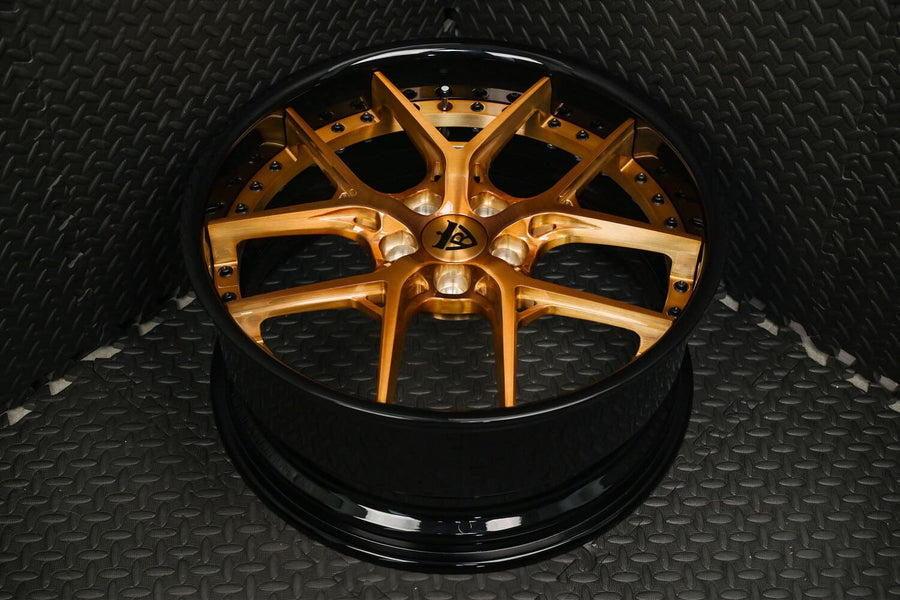 RV-DR08 two-piece forged wheel for a 2024 Audi S5 with transparent copper spokes and gloss black barrel