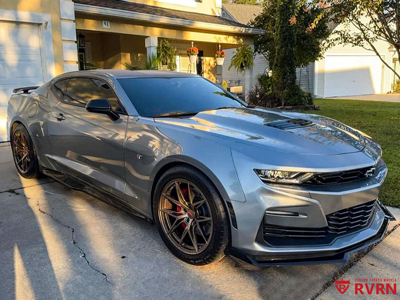 2023 Camaro 2SS on RVRN Forged RV-MH051 showcasing custom forged wheels in a vehicle gallery.