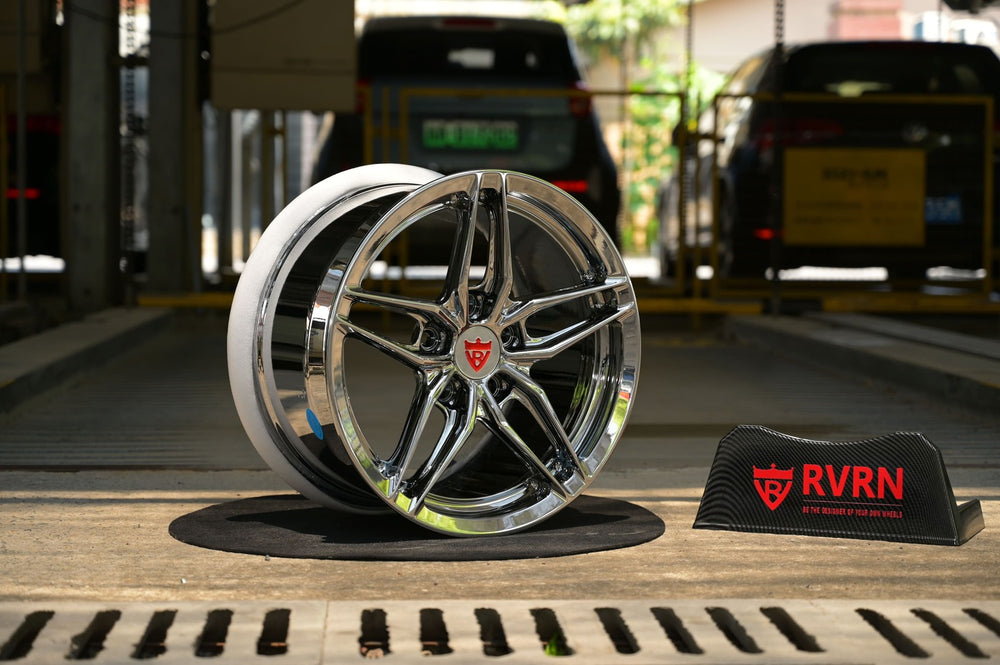 Custom chrome 5 spoke wheels for 1964 Corvette C2 – front angle