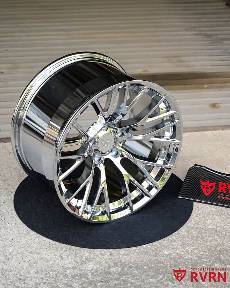 Close-up of RV-MC65 chrome concave spokes, 1965 Corvette C2 upgrade
