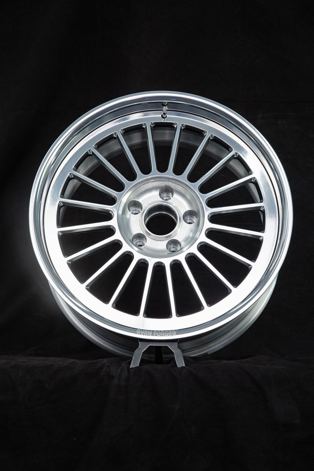 	RVRN custom wheel designed for Lincoln Continental 1965