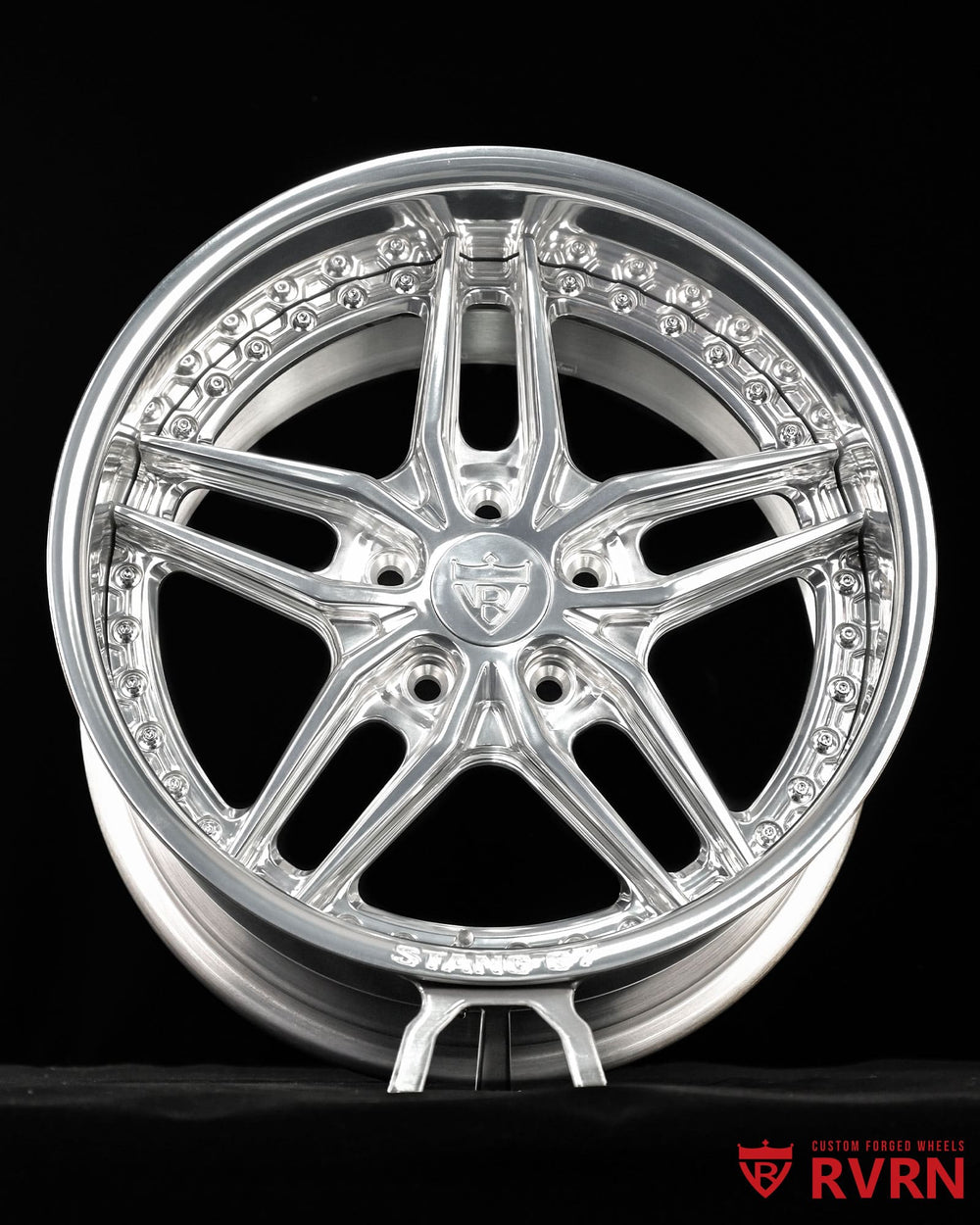 RV-DP03 wheel face detail featuring classic 5 spoke styling, all polished aluminum finish and forged performance construction